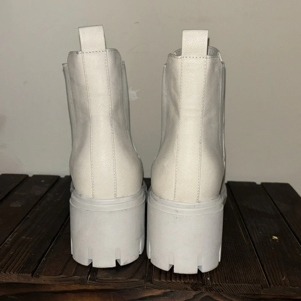 Ivory Booties - Picture 4 of 5